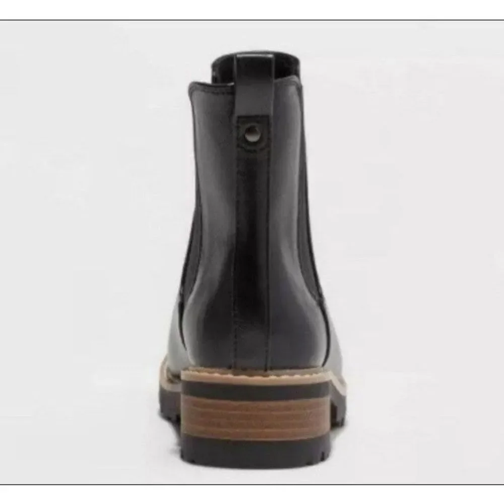 Ladies Black Boots Size 6